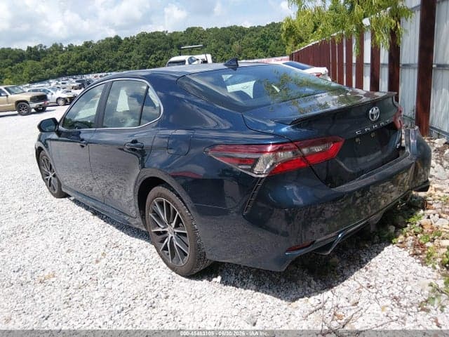 2021 TOYOTA CAMRY SE 3