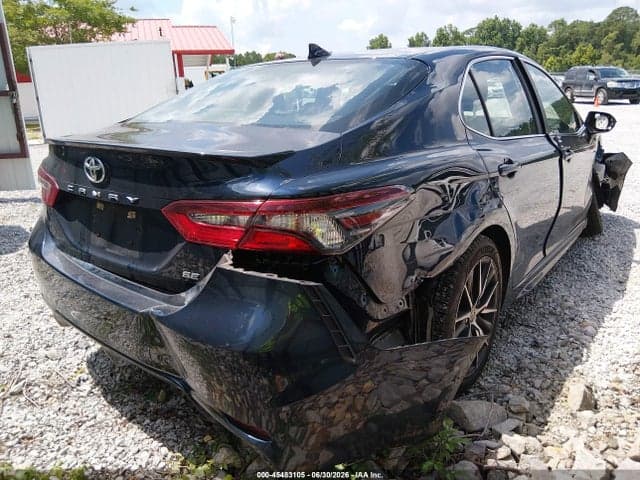 2021 TOYOTA CAMRY SE 4