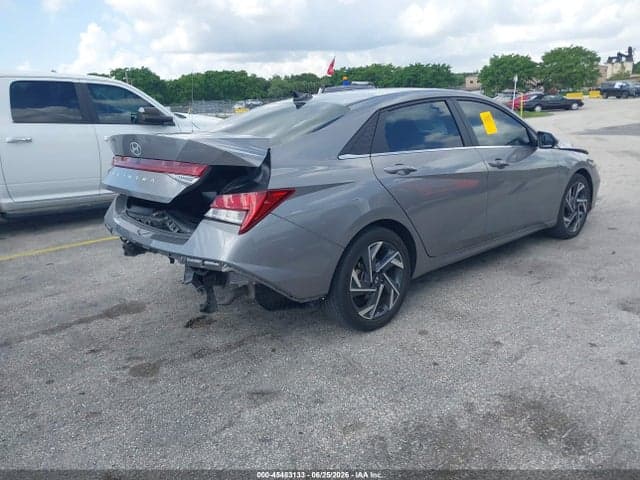 2024 HYUNDAI ELANTRA SEL 4
