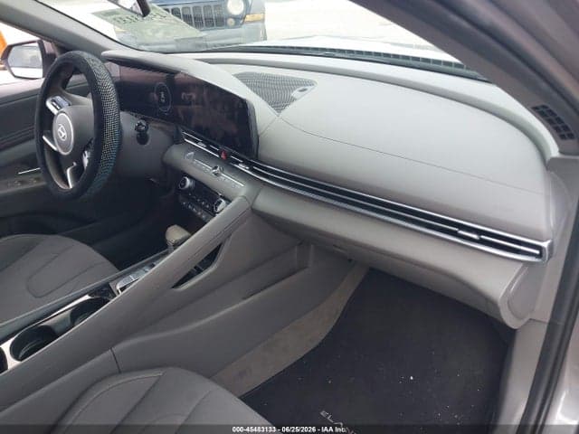 2024 HYUNDAI ELANTRA SEL 5