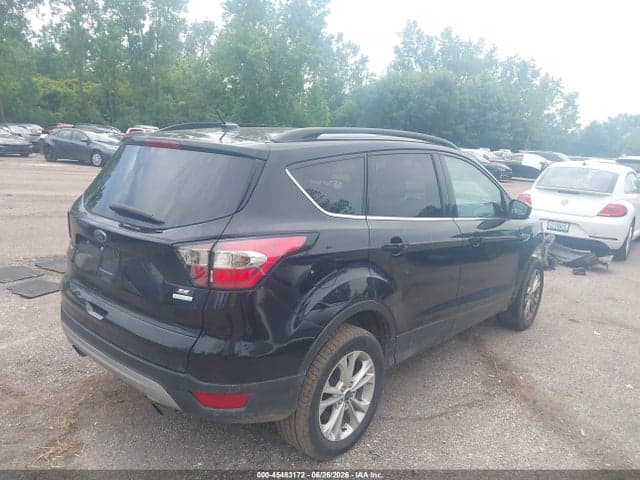 2017 FORD ESCAPE SE 4