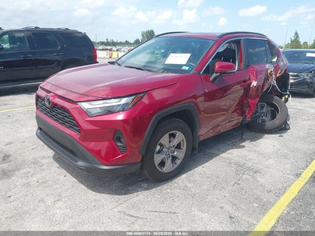 2025 TOYOTA RAV4 XLE 2