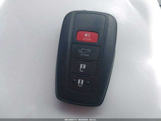 2025 TOYOTA RAV4 XLE 11