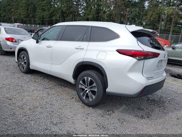 2023 TOYOTA HIGHLANDER HYBRID XLE 3
