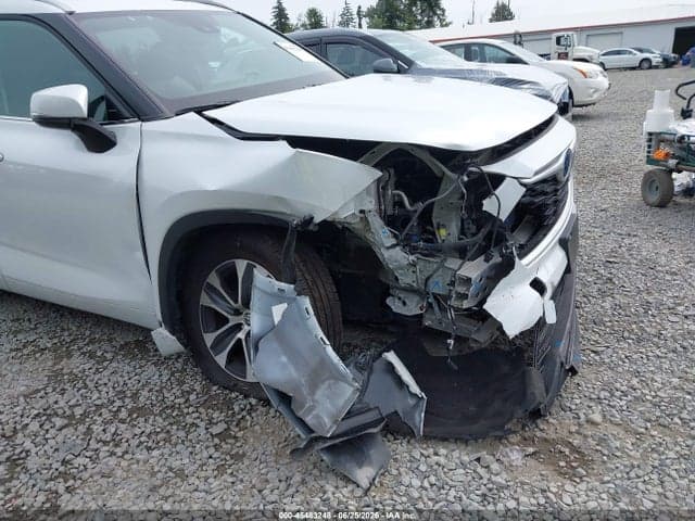 2023 TOYOTA HIGHLANDER HYBRID XLE 6