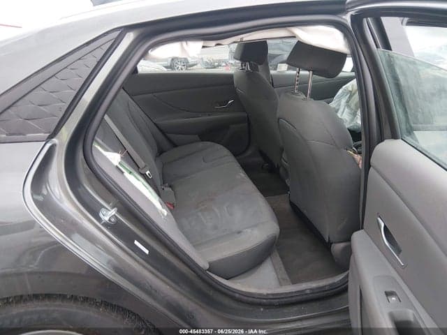 2025 HYUNDAI ELANTRA SE 8