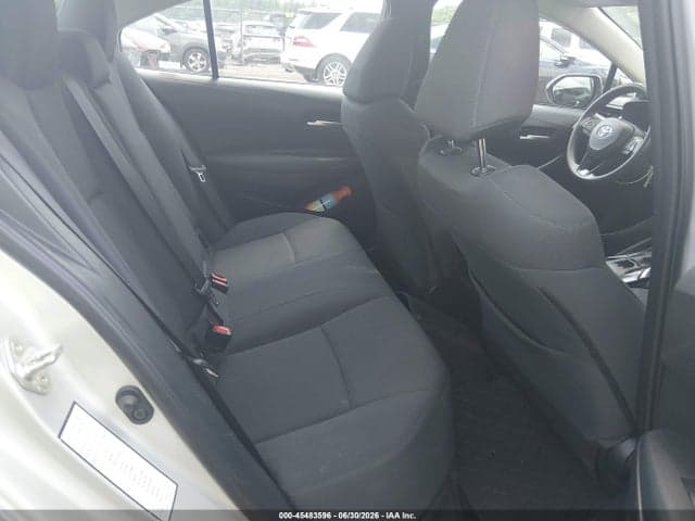 2020 TOYOTA COROLLA LE 8