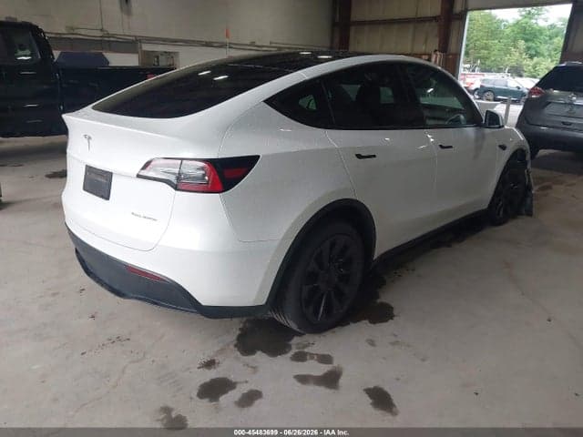 2023 TESLA MODEL Y 4