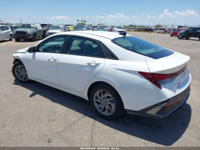2024 HYUNDAI ELANTRA SEL 3