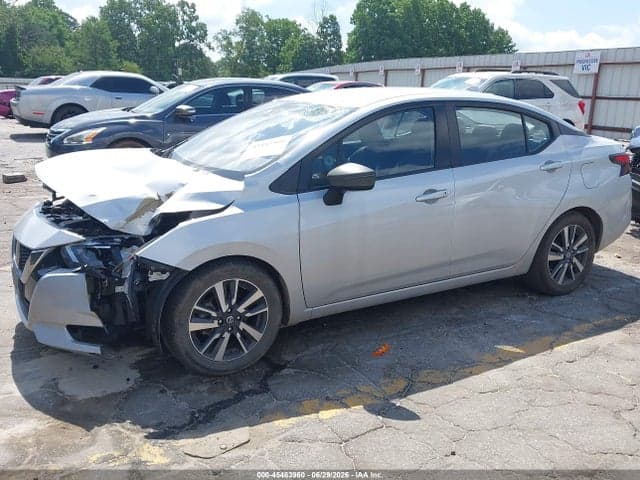 2021 NISSAN VERSA SV XTRONIC CVT 18