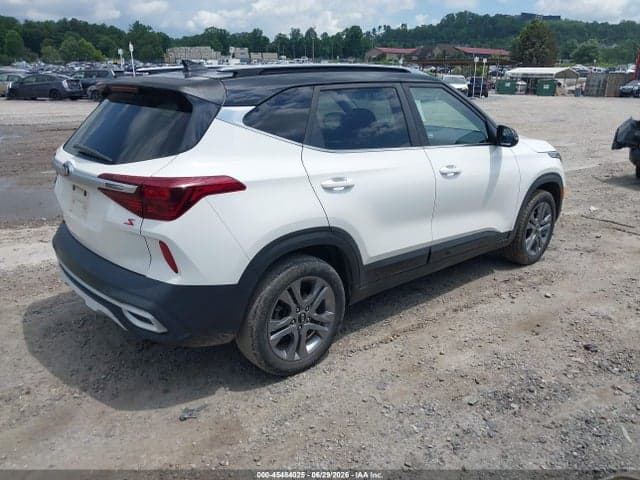 2021 KIA SELTOS S 4