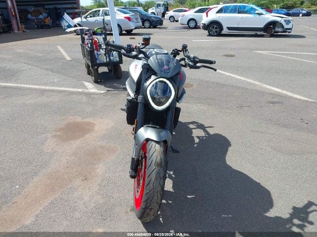 2022 DUCATI MONSTER 5