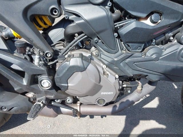 2022 DUCATI MONSTER 8