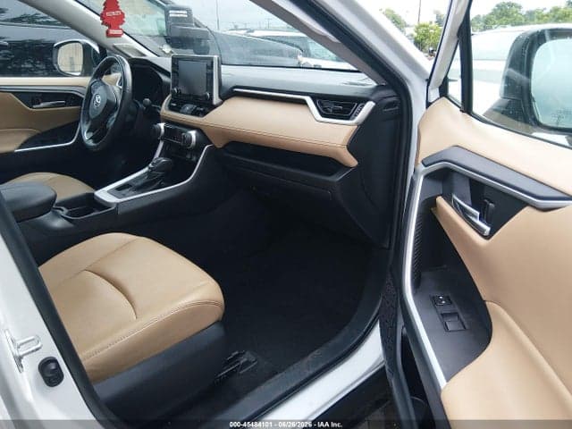 2020 TOYOTA RAV4 XLE PREMIUM 5