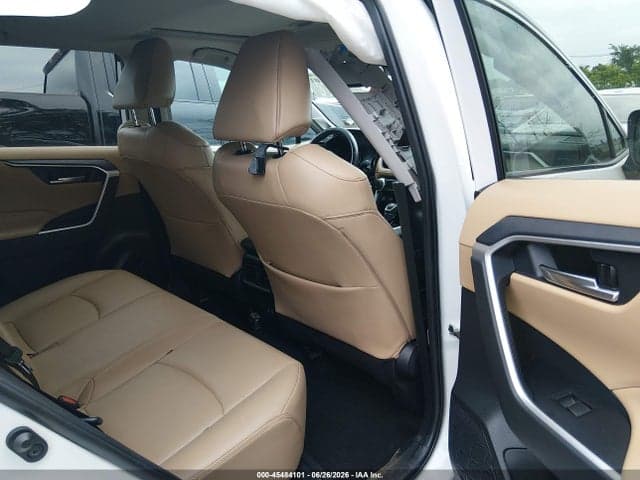2020 TOYOTA RAV4 XLE PREMIUM 8