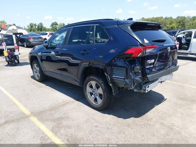 2024 TOYOTA RAV4 XLE 3