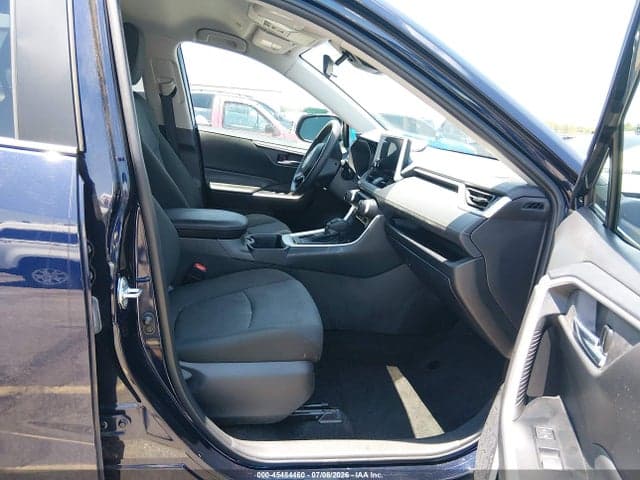2024 TOYOTA RAV4 XLE 5