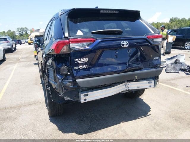 2024 TOYOTA RAV4 XLE 6