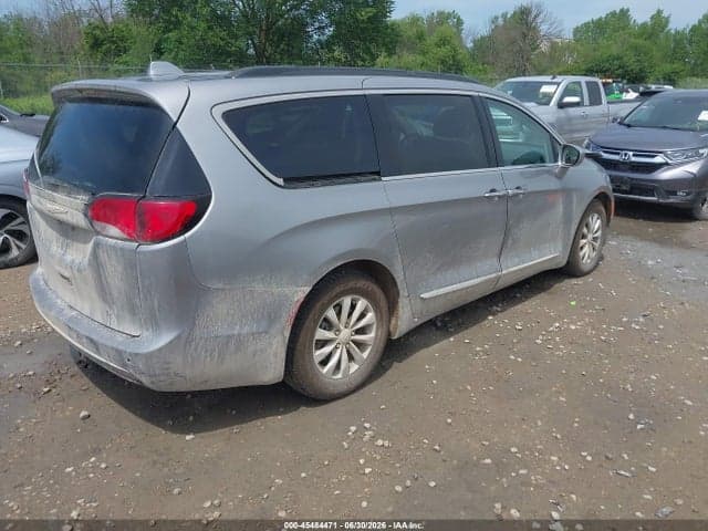2017 CHRYSLER PACIFICA TOURING-L 4