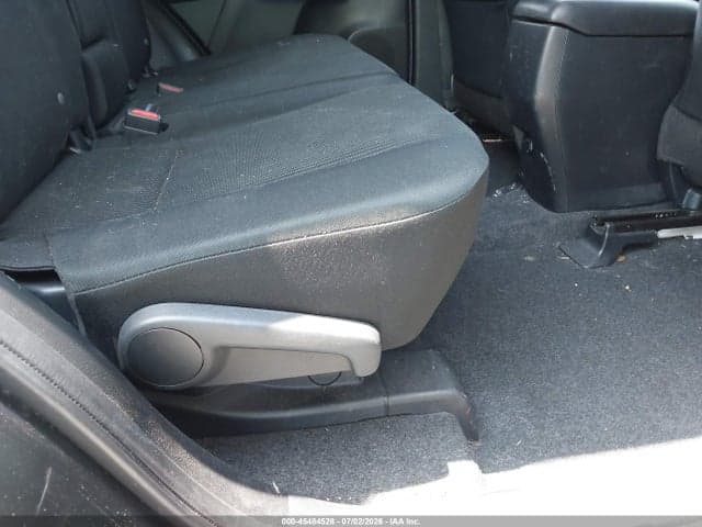 2018 TOYOTA RAV4 LE 8