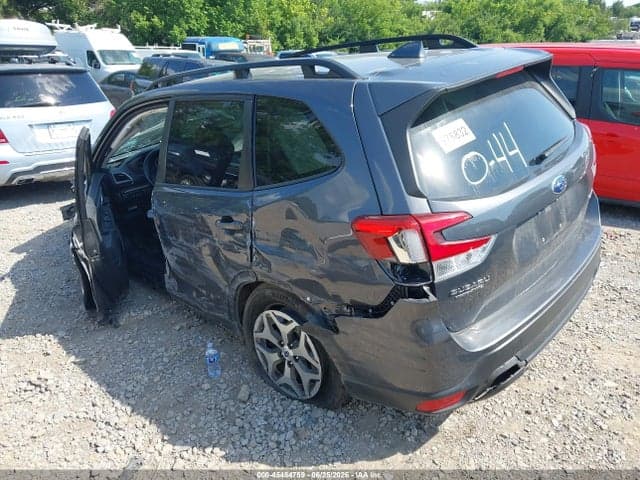 2022 SUBARU FORESTER PREMIUM 3