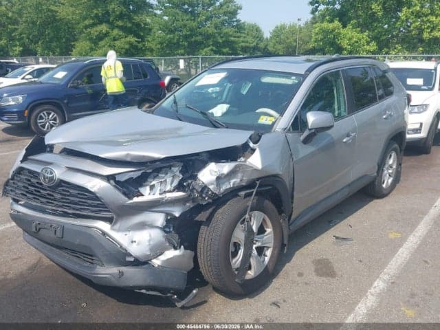 2019 TOYOTA RAV4 XLE 2