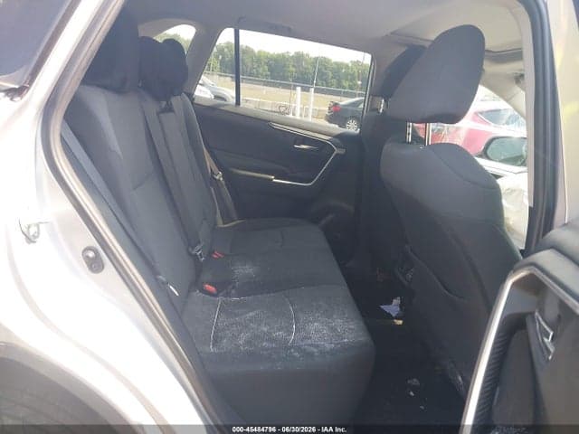 2019 TOYOTA RAV4 XLE 8