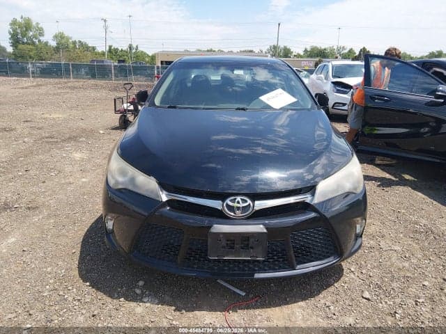 2017 TOYOTA CAMRY SE 12