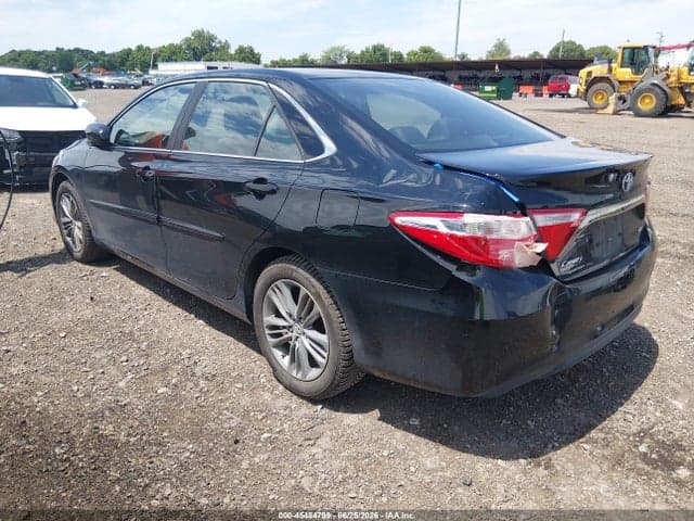 2017 TOYOTA CAMRY SE 3