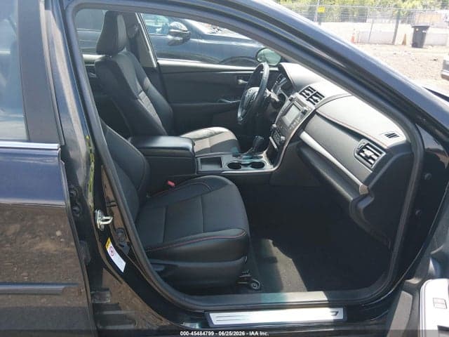 2017 TOYOTA CAMRY SE 5