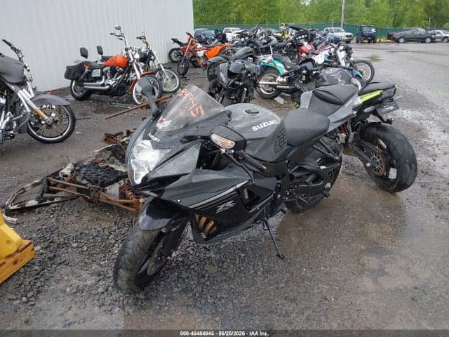 2025 SUZUKI GSX-R600 2