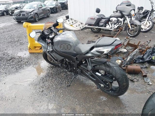2025 SUZUKI GSX-R600 3