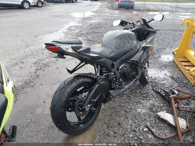 2025 SUZUKI GSX-R600 4