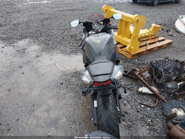 2025 SUZUKI GSX-R600 6