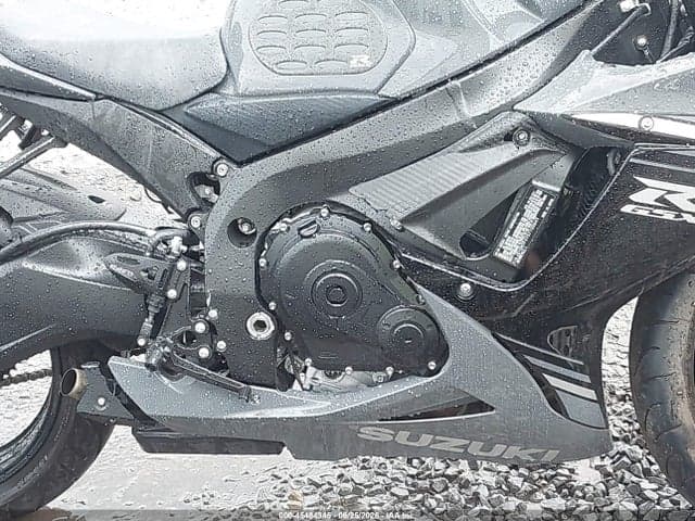 2025 SUZUKI GSX-R600 8