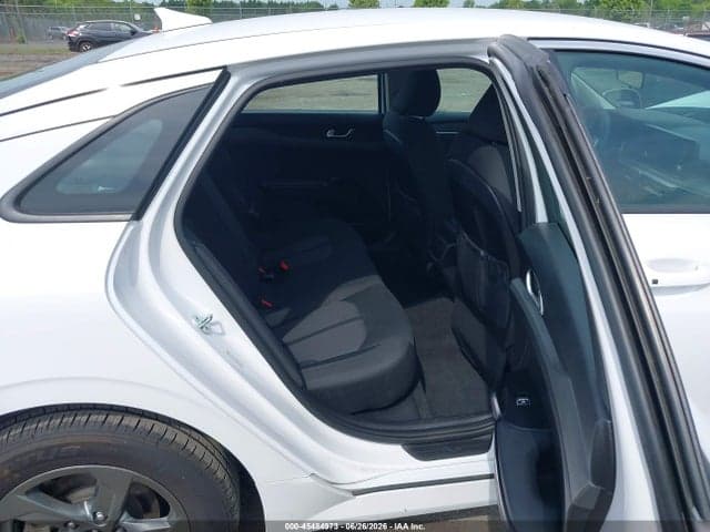 2022 KIA K5 LXS 8