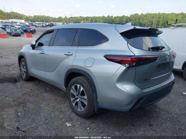 2024 TOYOTA HIGHLANDER XLE 3