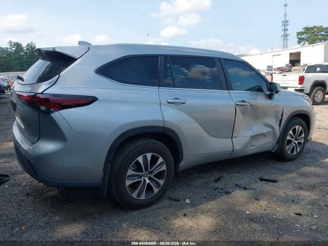 2024 TOYOTA HIGHLANDER XLE 6