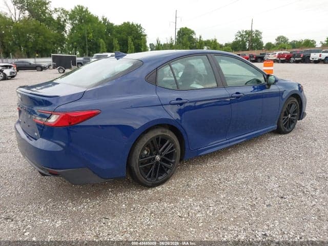 2025 TOYOTA CAMRY SE 4