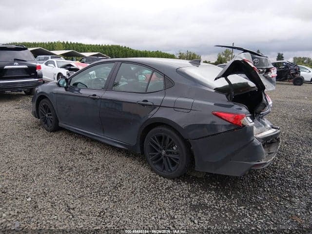 2025 TOYOTA CAMRY SE 3