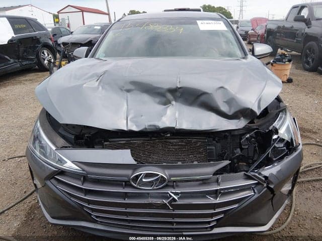 2019 HYUNDAI ELANTRA SE 12