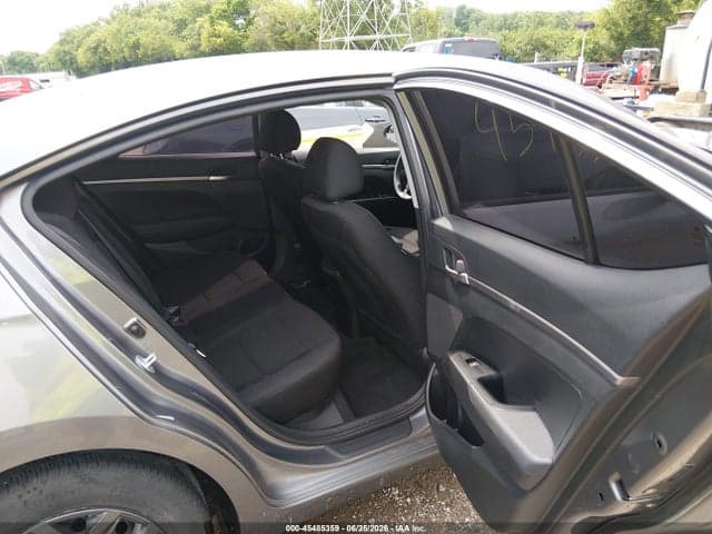 2019 HYUNDAI ELANTRA SE 8