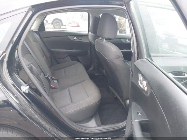 2019 KIA FORTE FE 8