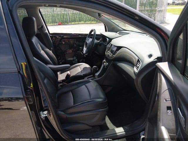2021 CHEVROLET TRAX AWD LT 5