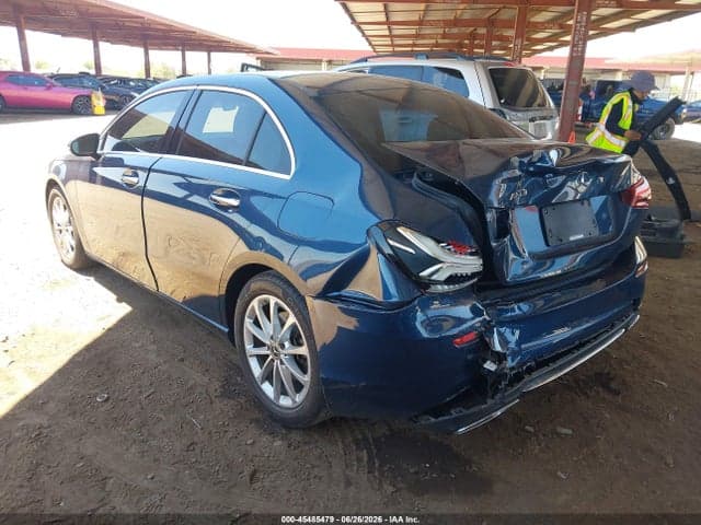 2019 MERCEDES-BENZ A 220 3