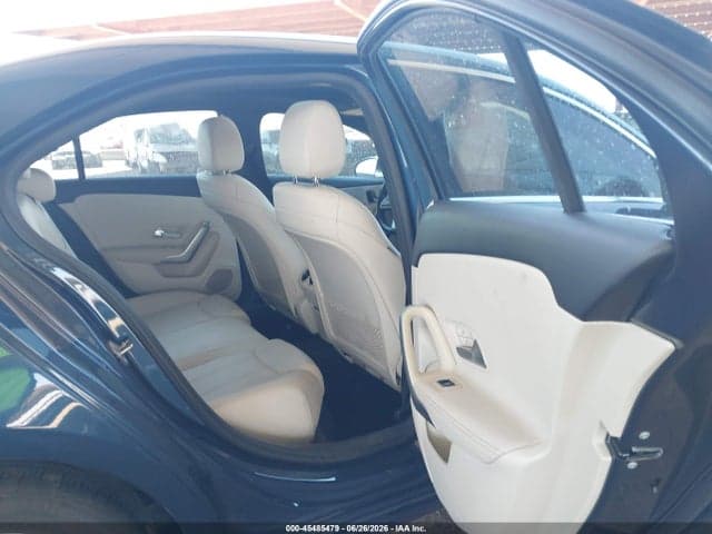 2019 MERCEDES-BENZ A 220 8