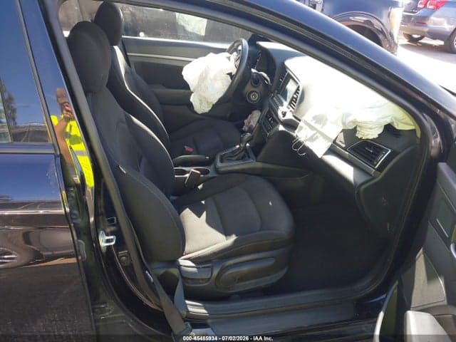 2018 HYUNDAI ELANTRA SEL 5