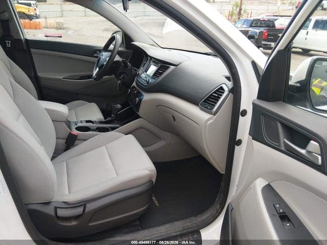 2018 HYUNDAI TUCSON SE 5