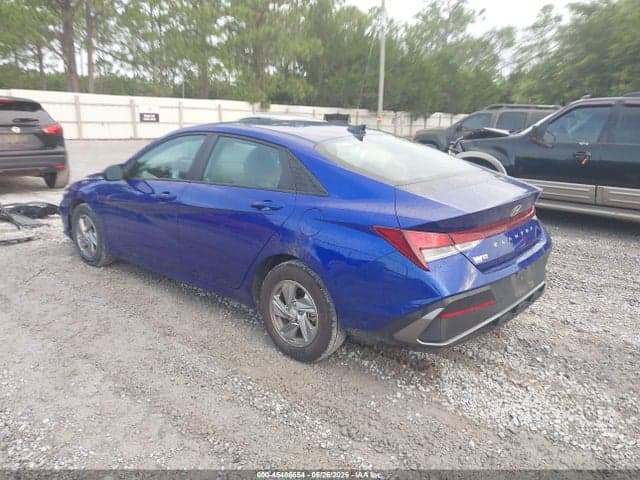 2025 HYUNDAI ELANTRA SE 3