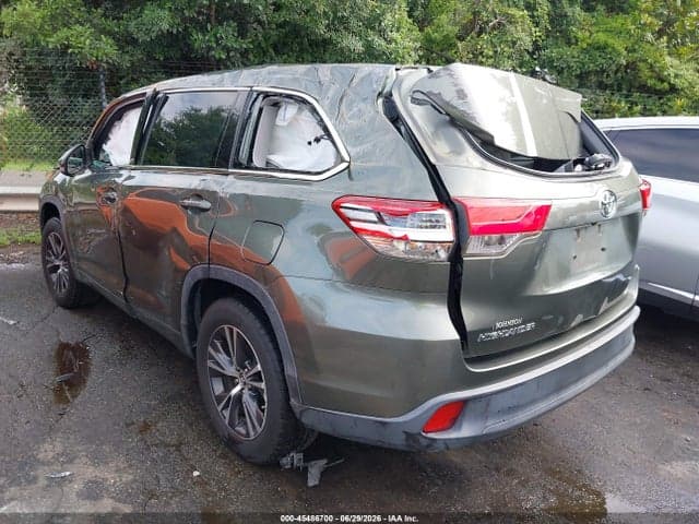 2018 TOYOTA HIGHLANDER LE 3